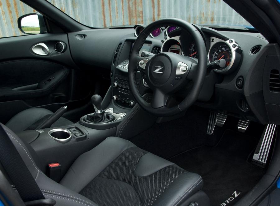  Nissan 370Z 2009 года  (UK) (фото 3 из 7)